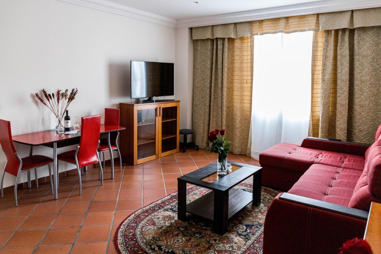 Hotel Pushkin Uralsk Zewnętrze zdjęcie