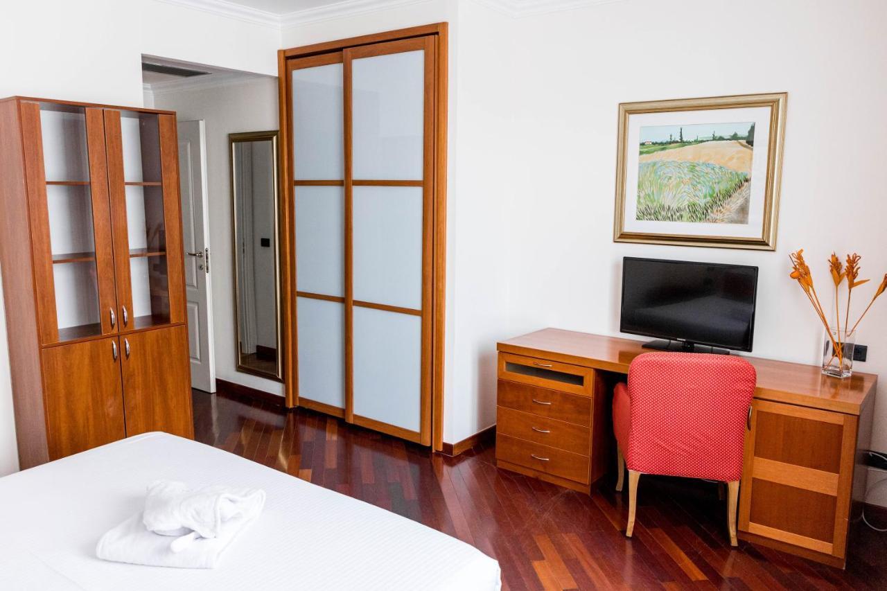Hotel Pushkin Uralsk Zewnętrze zdjęcie