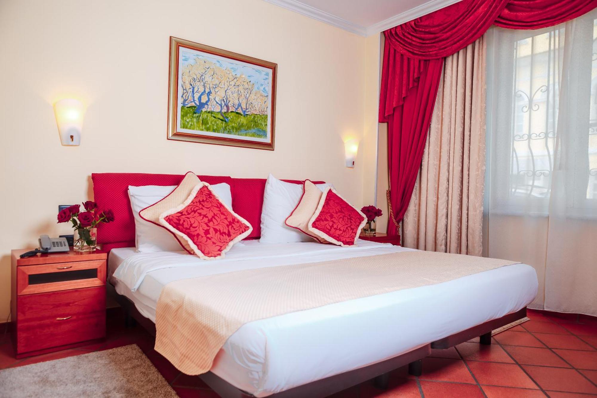 Hotel Pushkin Uralsk Zewnętrze zdjęcie