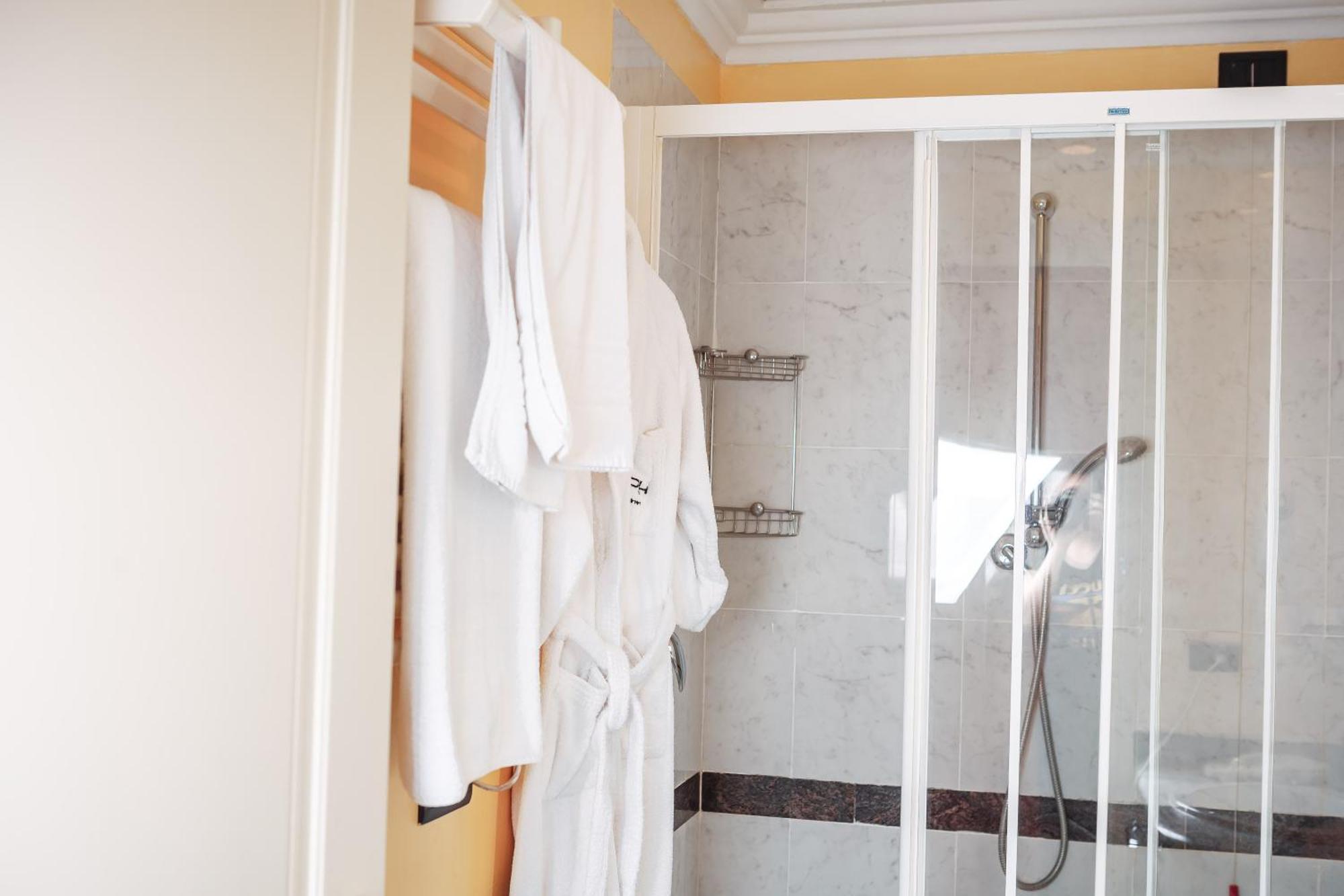 Hotel Pushkin Uralsk Pokój zdjęcie