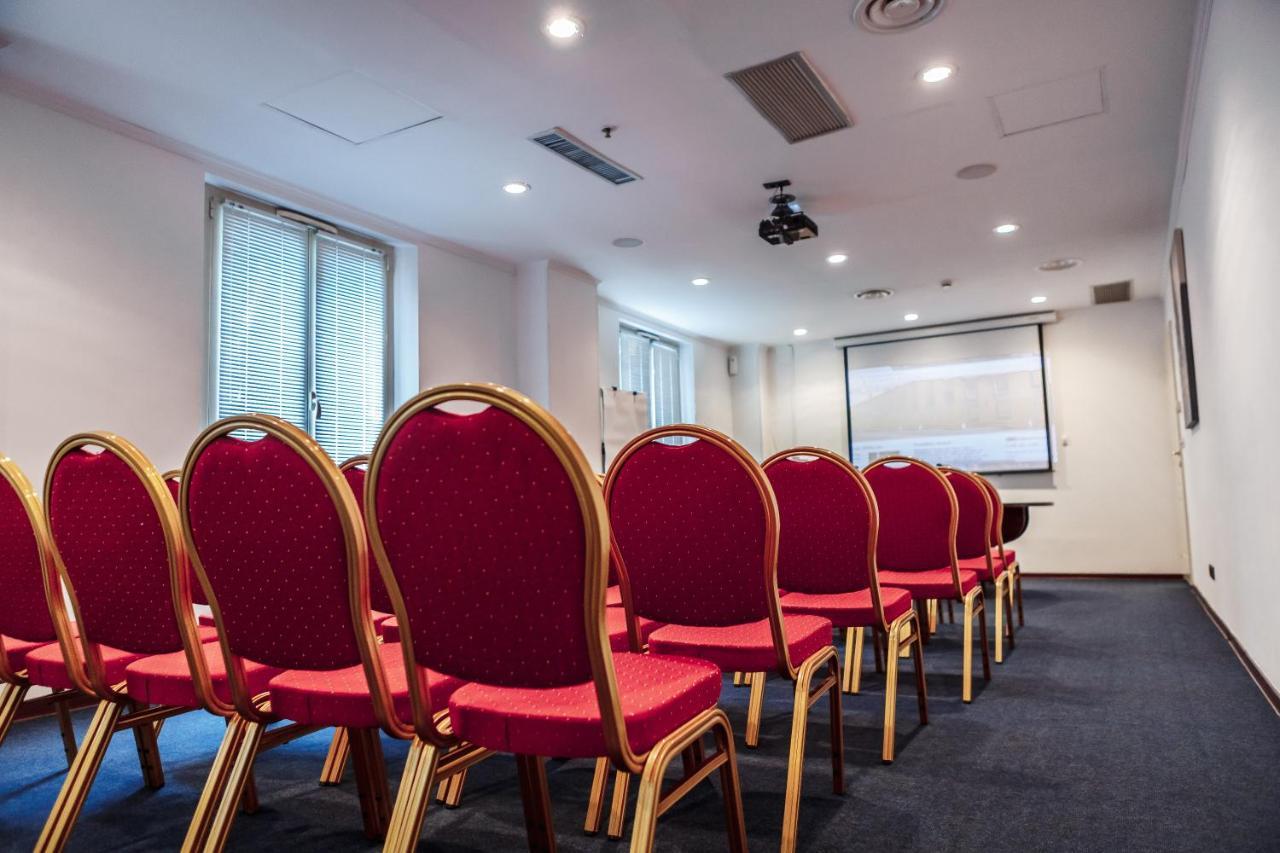 Hotel Pushkin Uralsk Zewnętrze zdjęcie